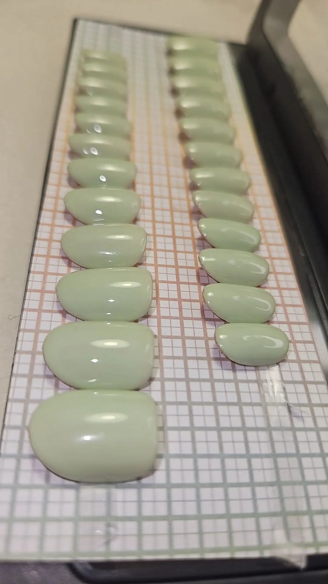 Cha cha matcha Pressonnailsdesign