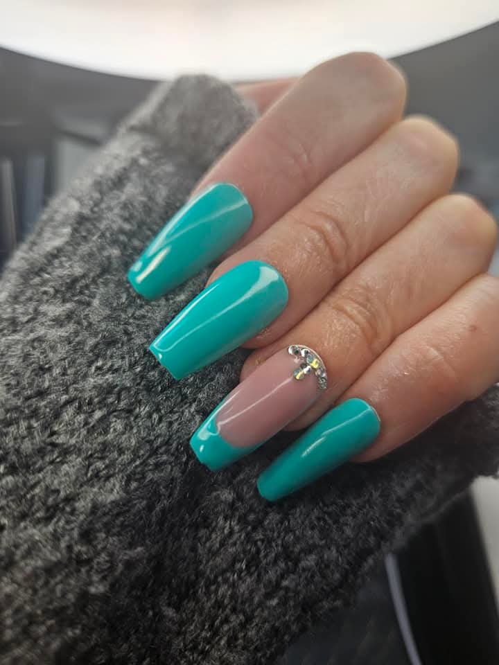 Press - on Nails French Émeraude & Éclats de Lumière Pressonnailsdesign