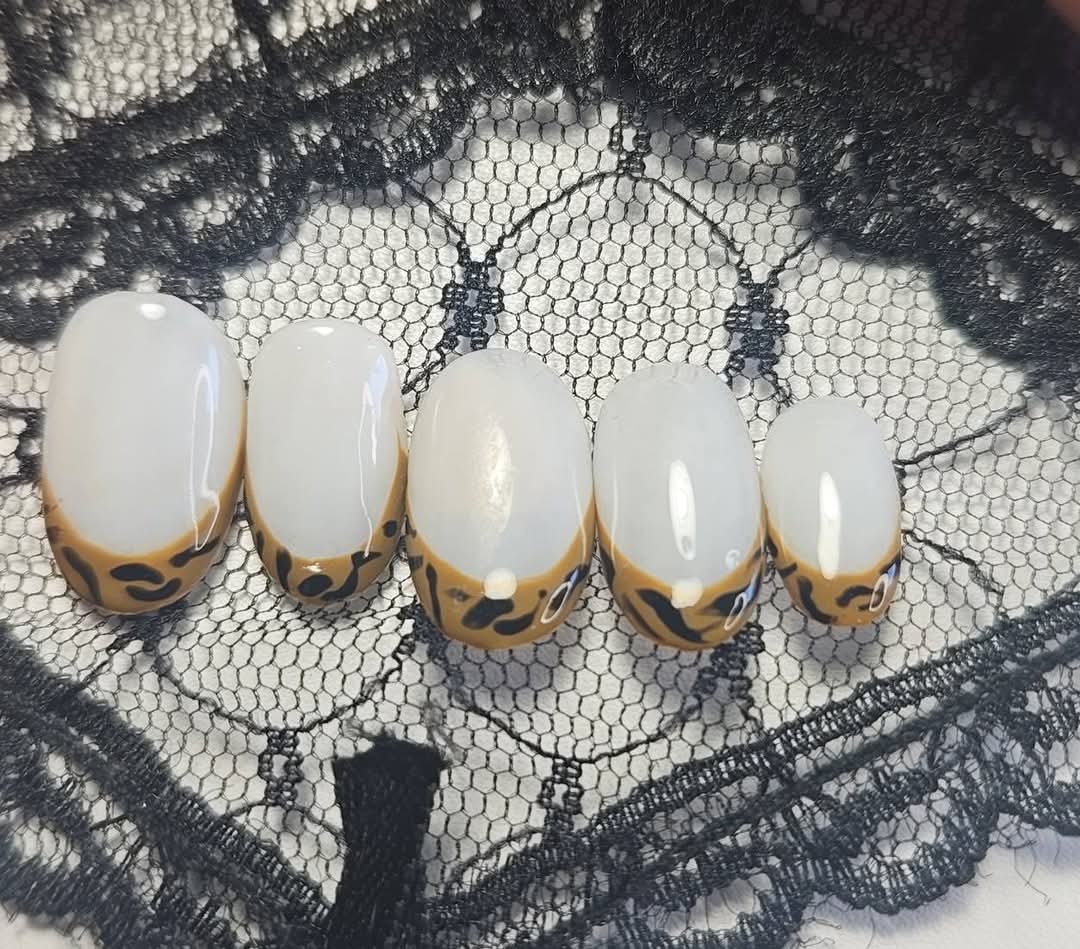 Press - on Nails French Léopard – Féroce, Française, Fabuleuse Pressonnailsdesign