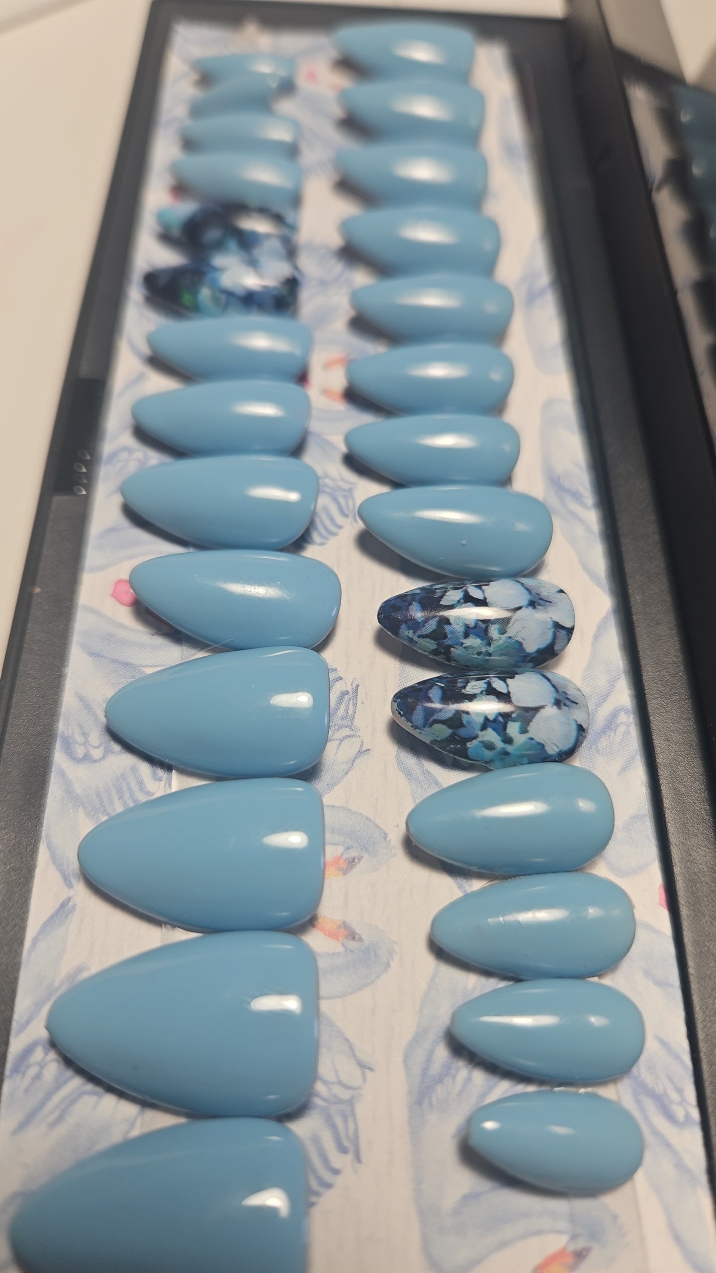 Press - on Nails Jardin Bleu Pressonnailsdesign