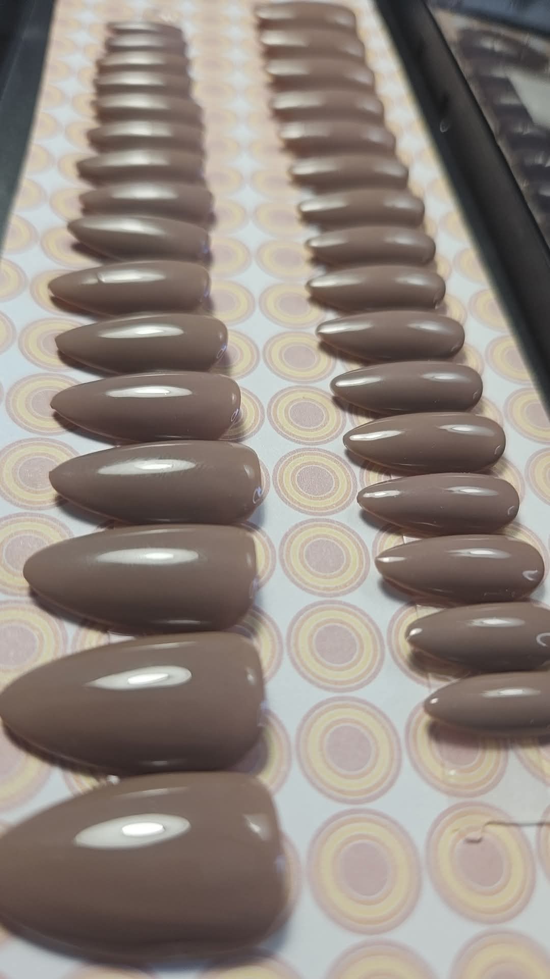 Press - on Nail Douceur marron Choco muffin Pressonnailsdesign