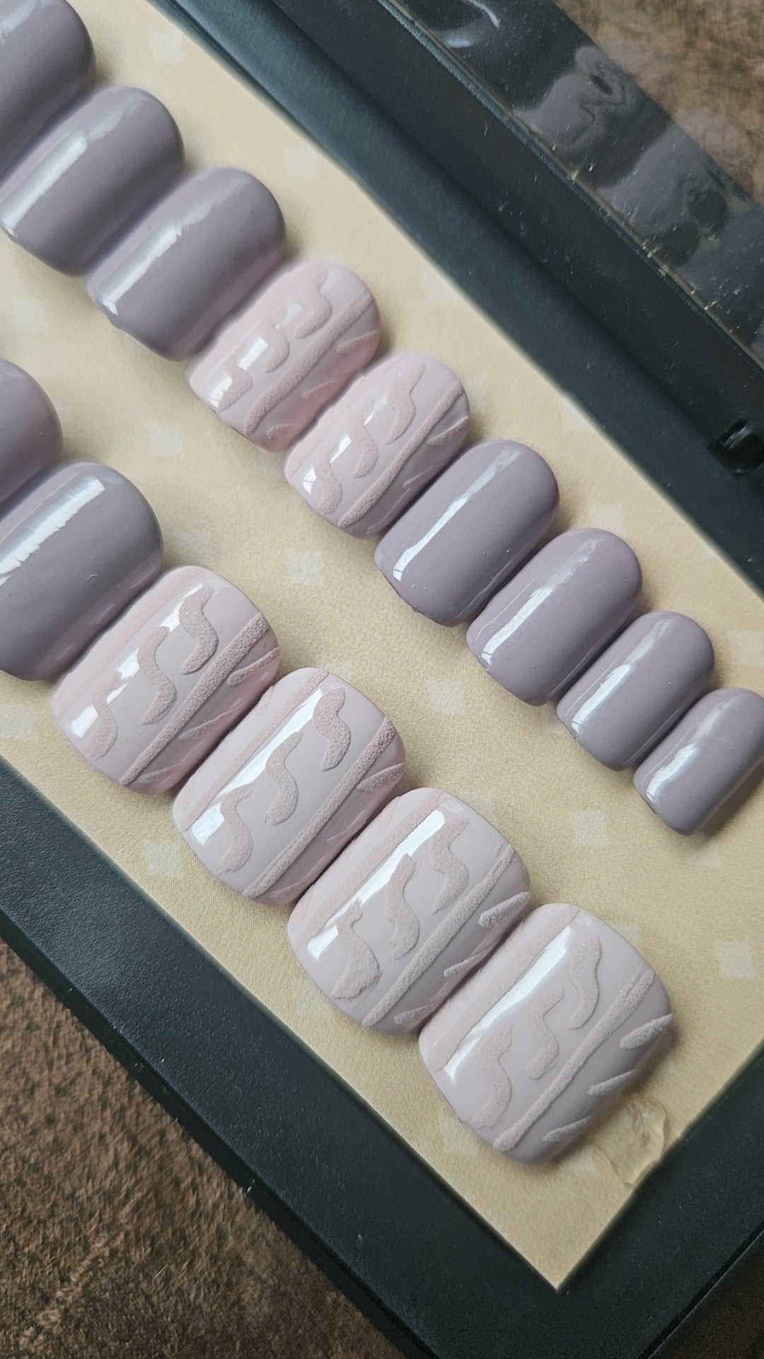 Press - on Nails Violette Tricotée Pressonnailsdesign