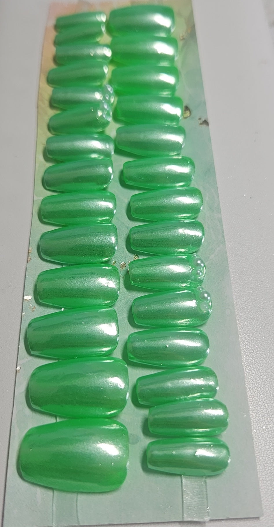 Press-on nails Fluo Nacré Pressonnailsdesign