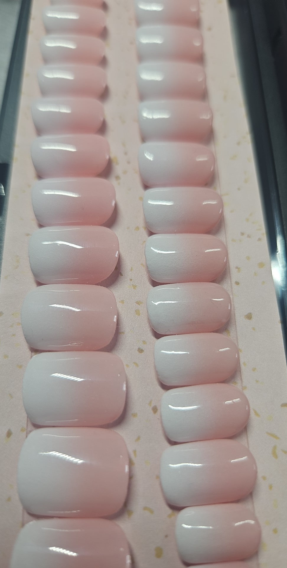 Press-on nails babyboomer perfect nude Pressonnailsdesign