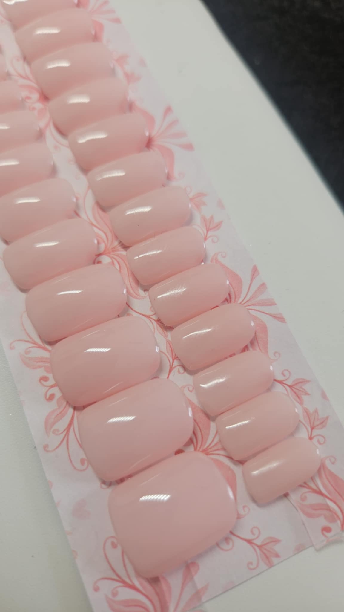 Press-On Nails Rose Laiteux 9161 Pressonnailsdesign