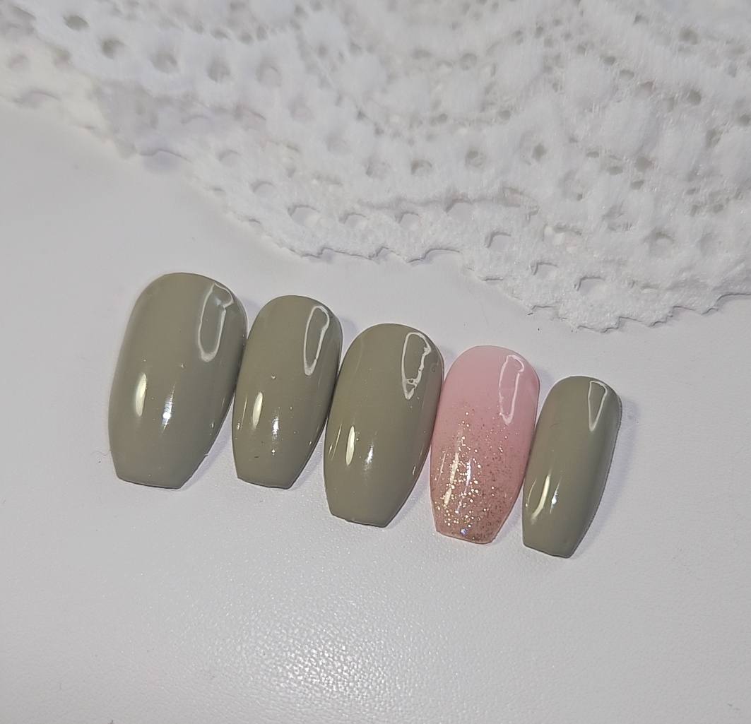 Press - on Nails Kaki Scintillant Pressonnailsdesign