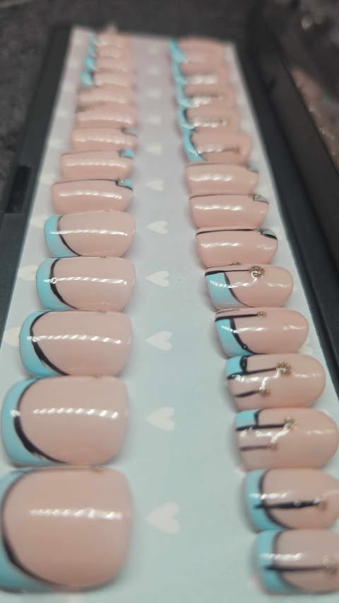 Press-on Nails Ondes Turquoise Pressonnailsdesign