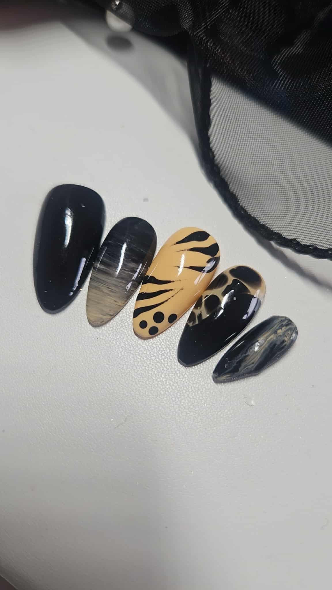 Press-On Nails Golden Safari Pressonnailsdesign