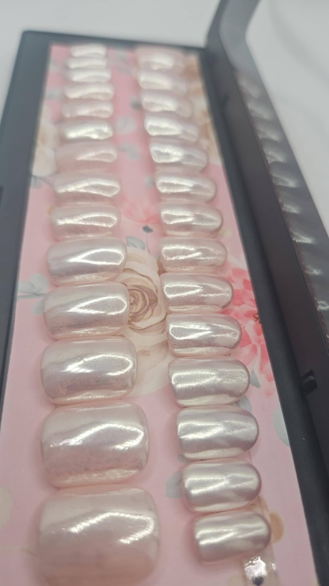 Press- On Nails Eclat Nacré Pressonnailsdesign