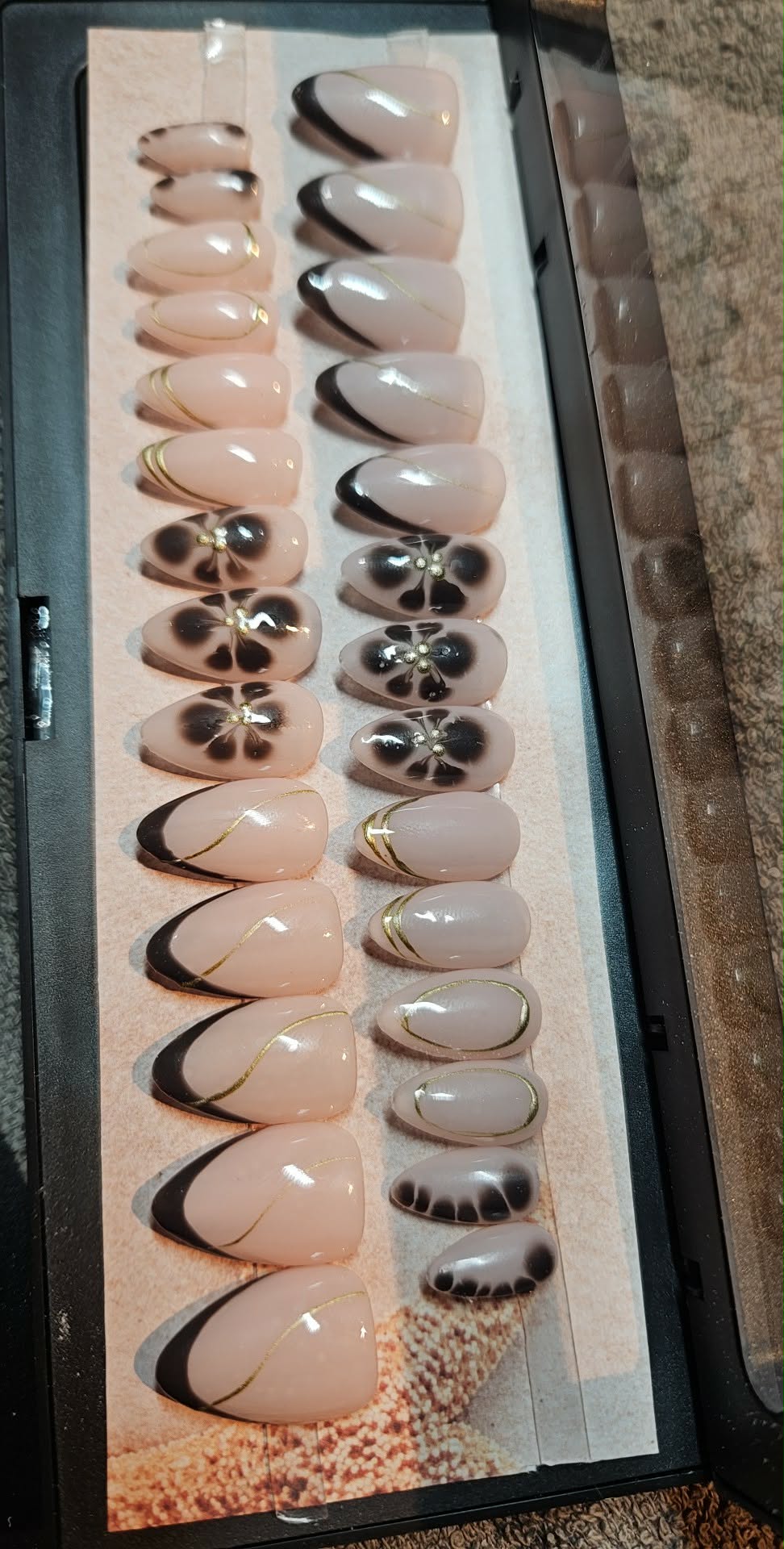 Press-On Nails Élégance Dorée Pressonnailsdesign