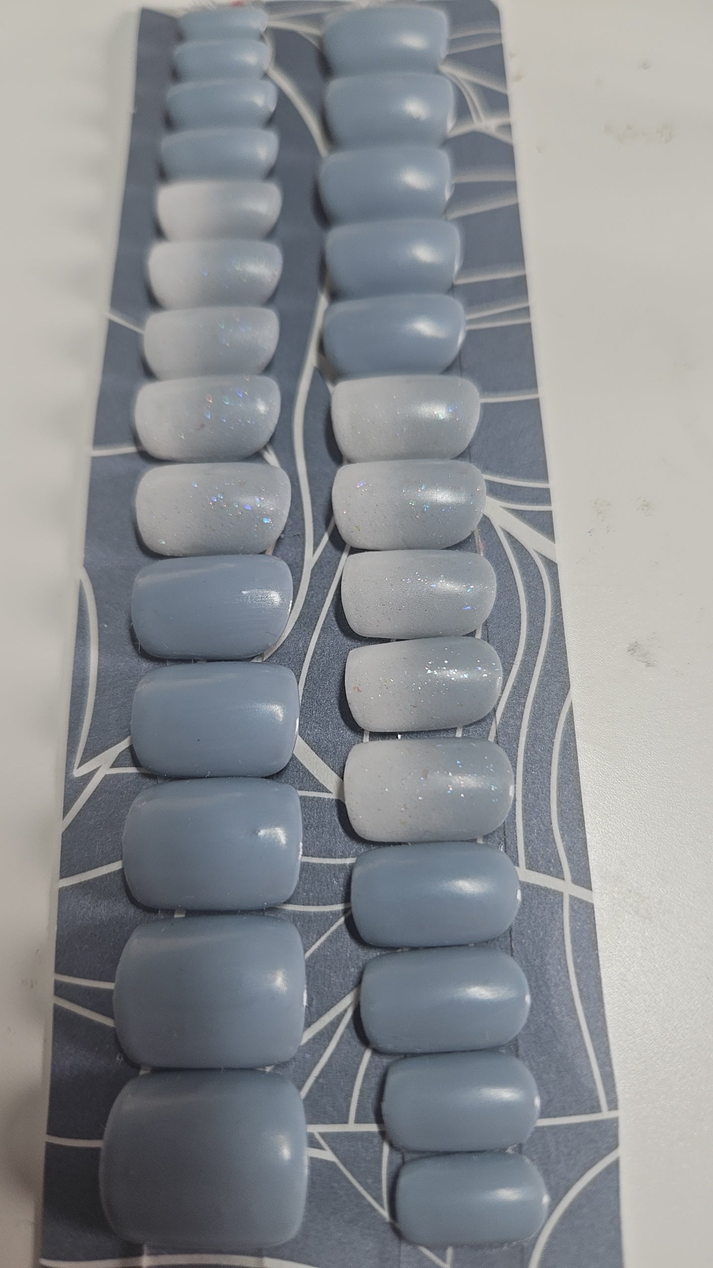 Press-On Nails Dégradé Polaire Pressonnailsdesign