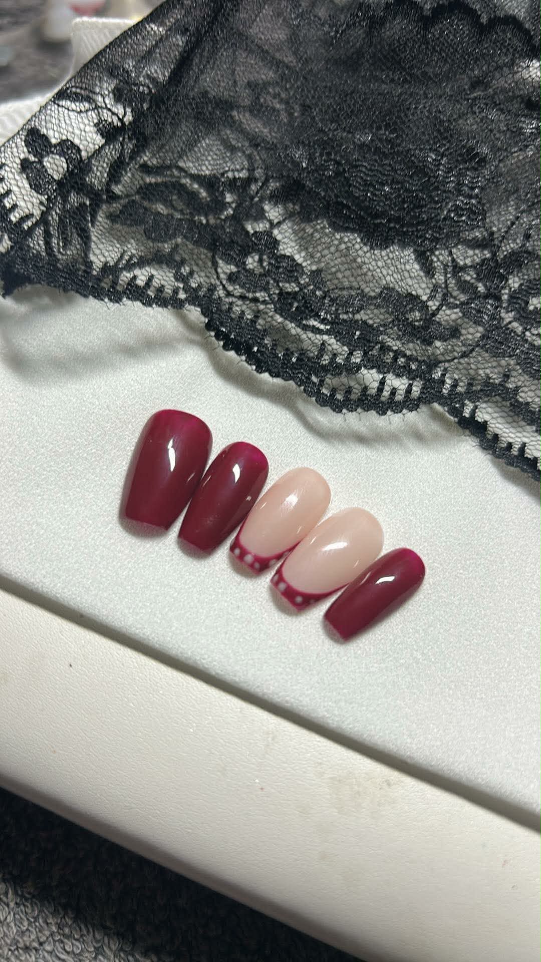 Press-On Nails Élégance Bordeaux Pressonnailsdesign