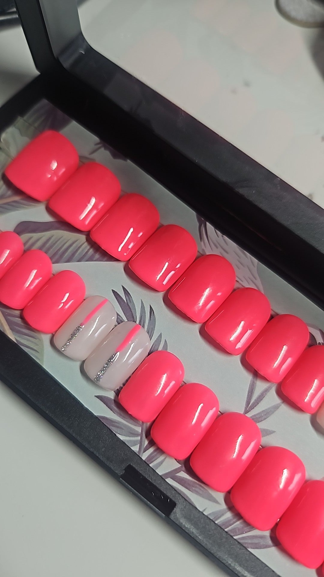 Press-on Nails Lovelas Pressonnailsdesign