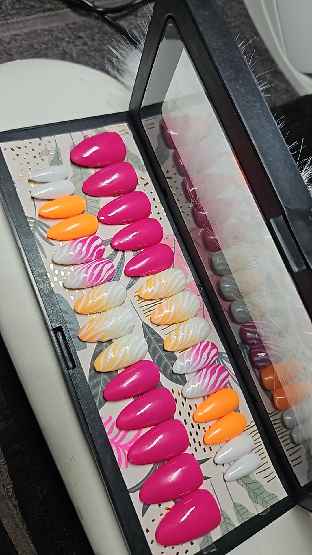 Press-On Nails Sauvage Néon Pressonnailsdesign