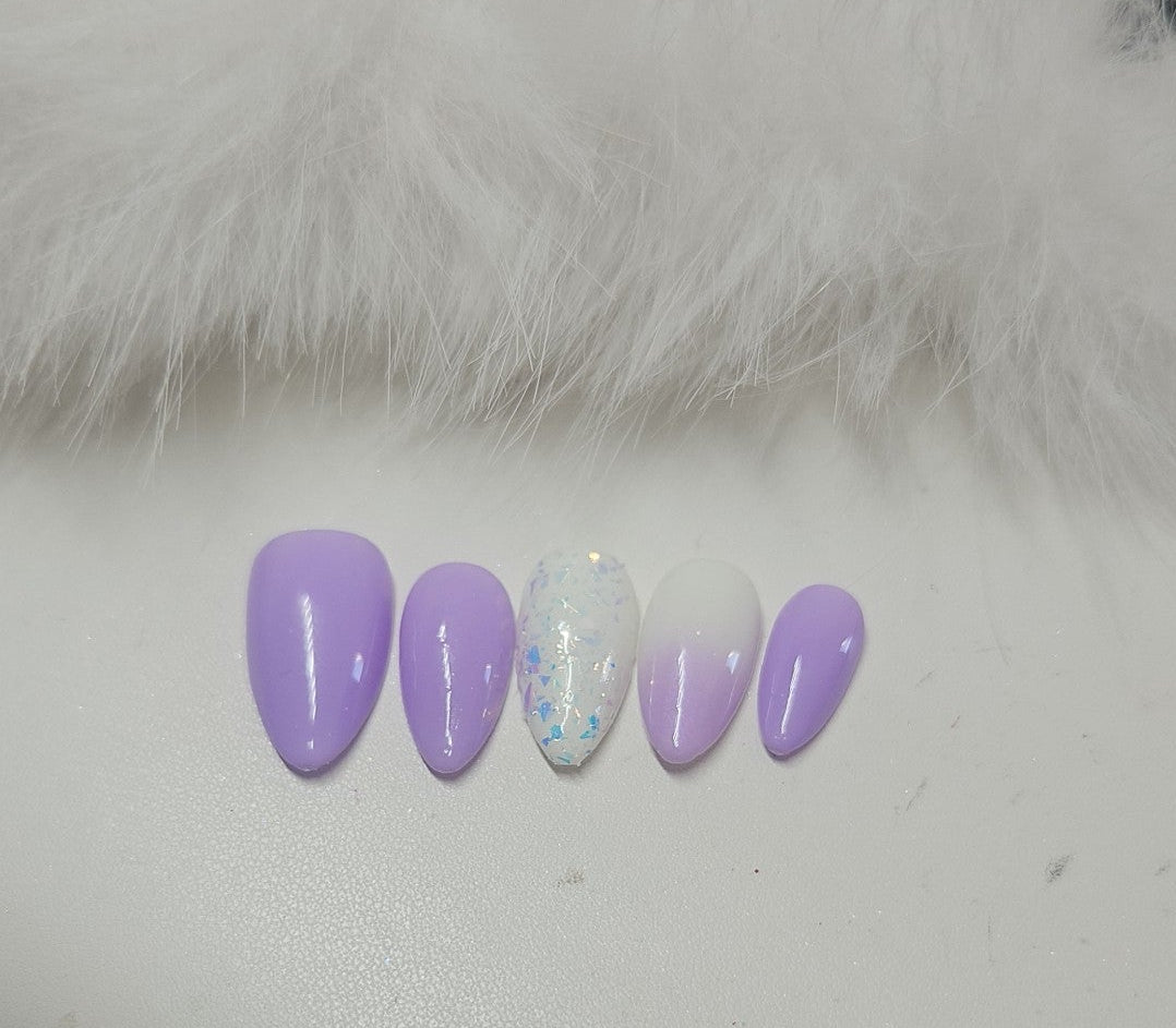 Press-On Nails L'Éclat de la Lavande Floconneuse Pressonnailsdesign