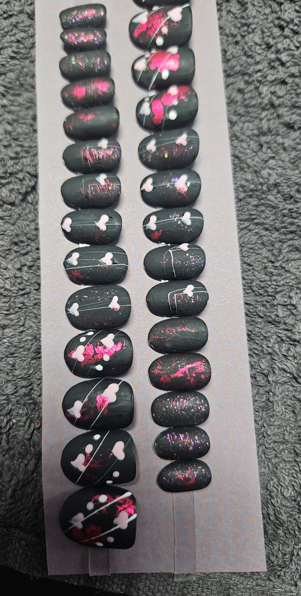 Press-On Nails Noir & Et Rose
