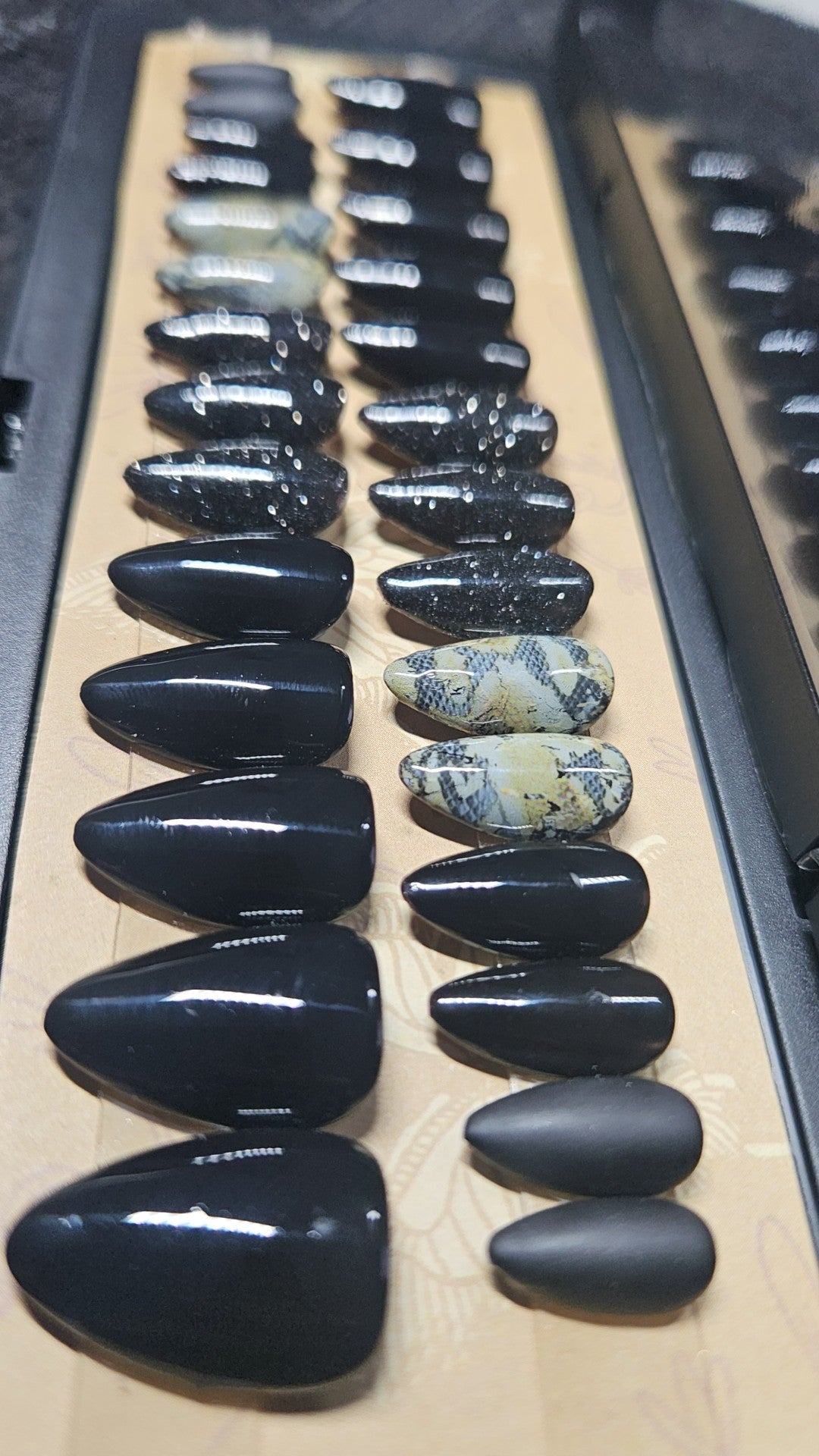 Sans titre 31oct._20:44 Pressonnailsdesign