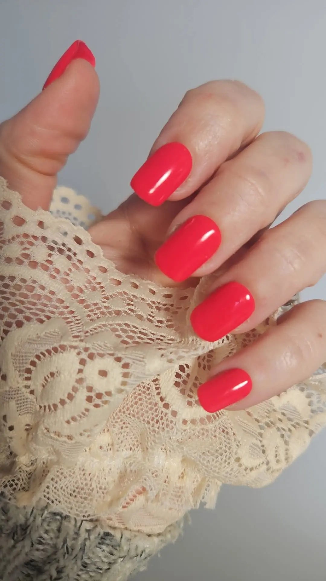 Press-on nails rouge été Pressonnailsdesign