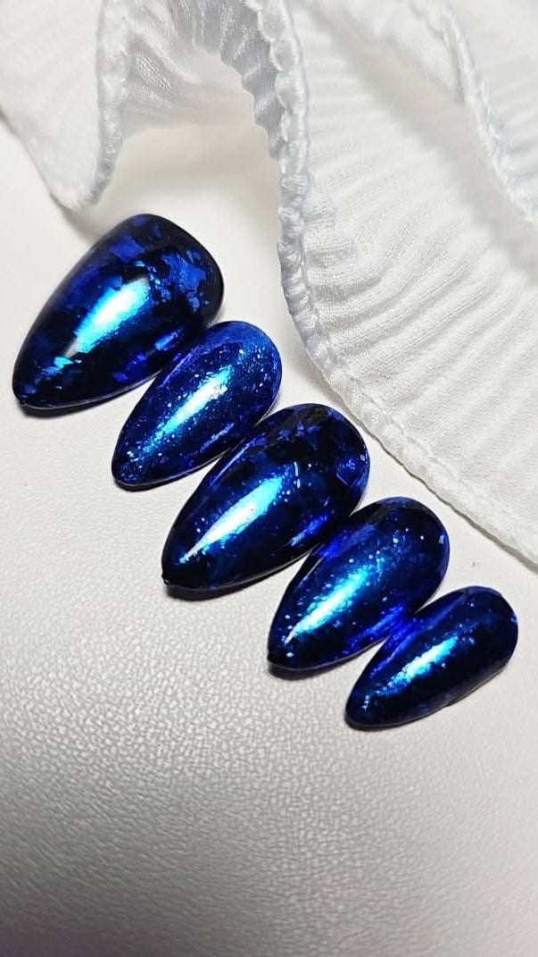 Press - on Nails  Noir Mystique  Reflets Bleutés Pressonnailsdesign