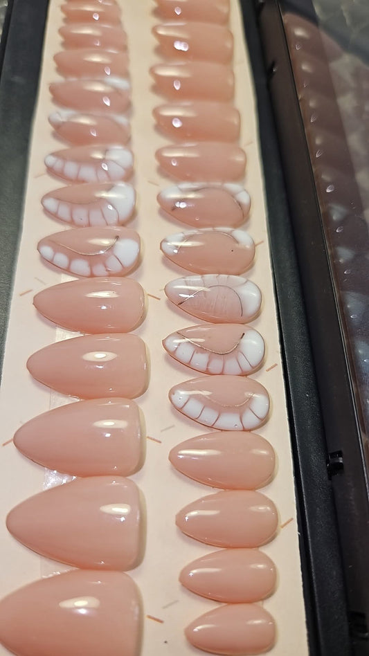 Press - on Nails Rosée Nude  Fraîcheur & raffinement Pressonnailsdesign