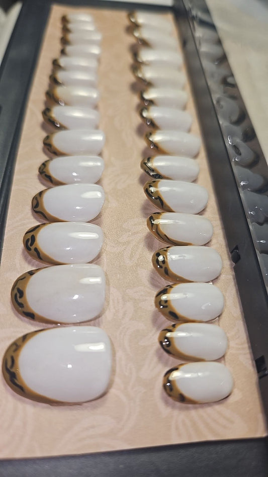 Press - on Nails French Léopard – Féroce, Française, Fabuleuse Pressonnailsdesign