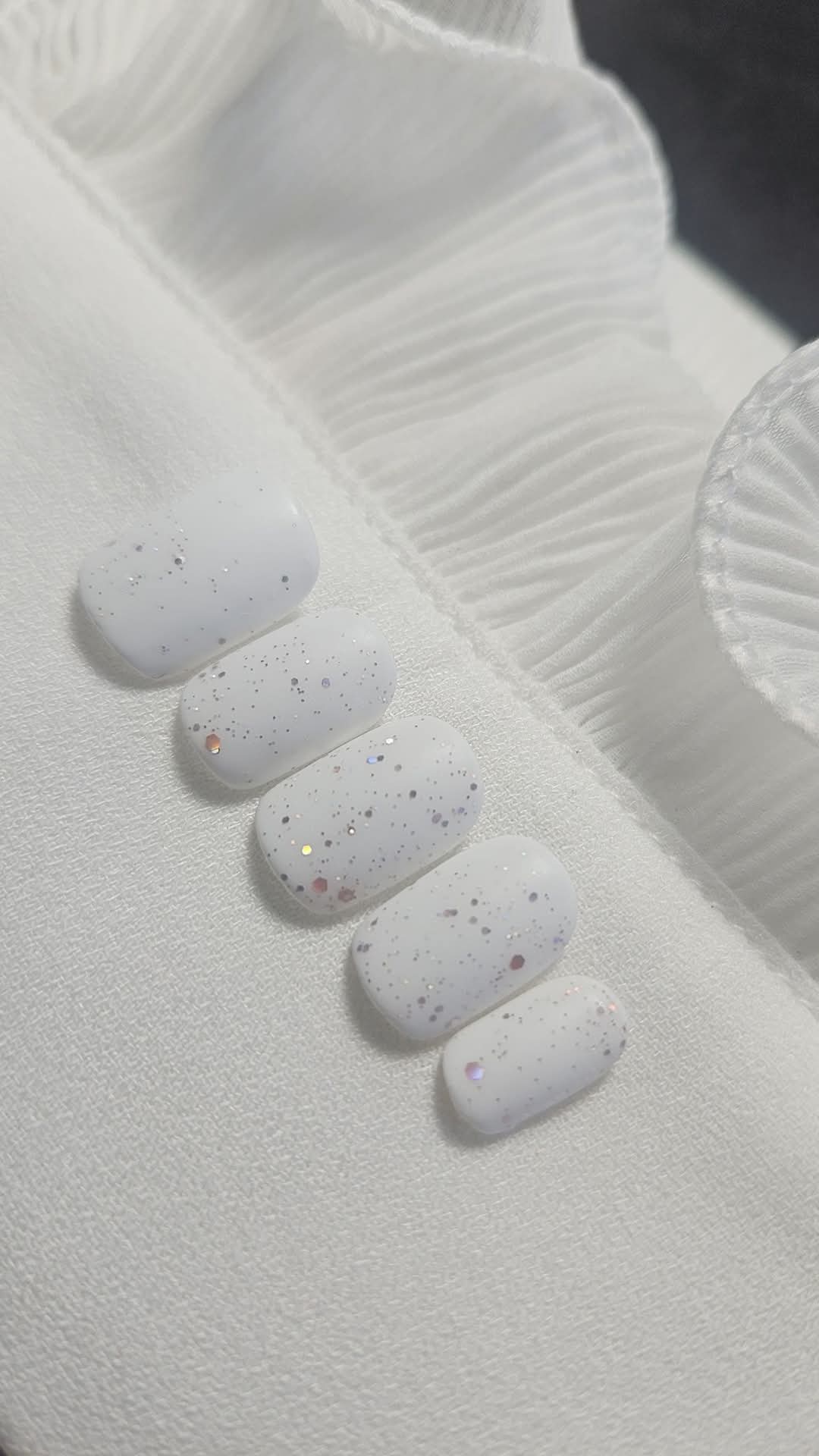 Press - on Nails  Neige Scintillante Pressonnailsdesign