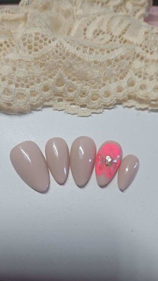 Press-on nails Nude & Fleurs Néon Pressonnailsdesign
