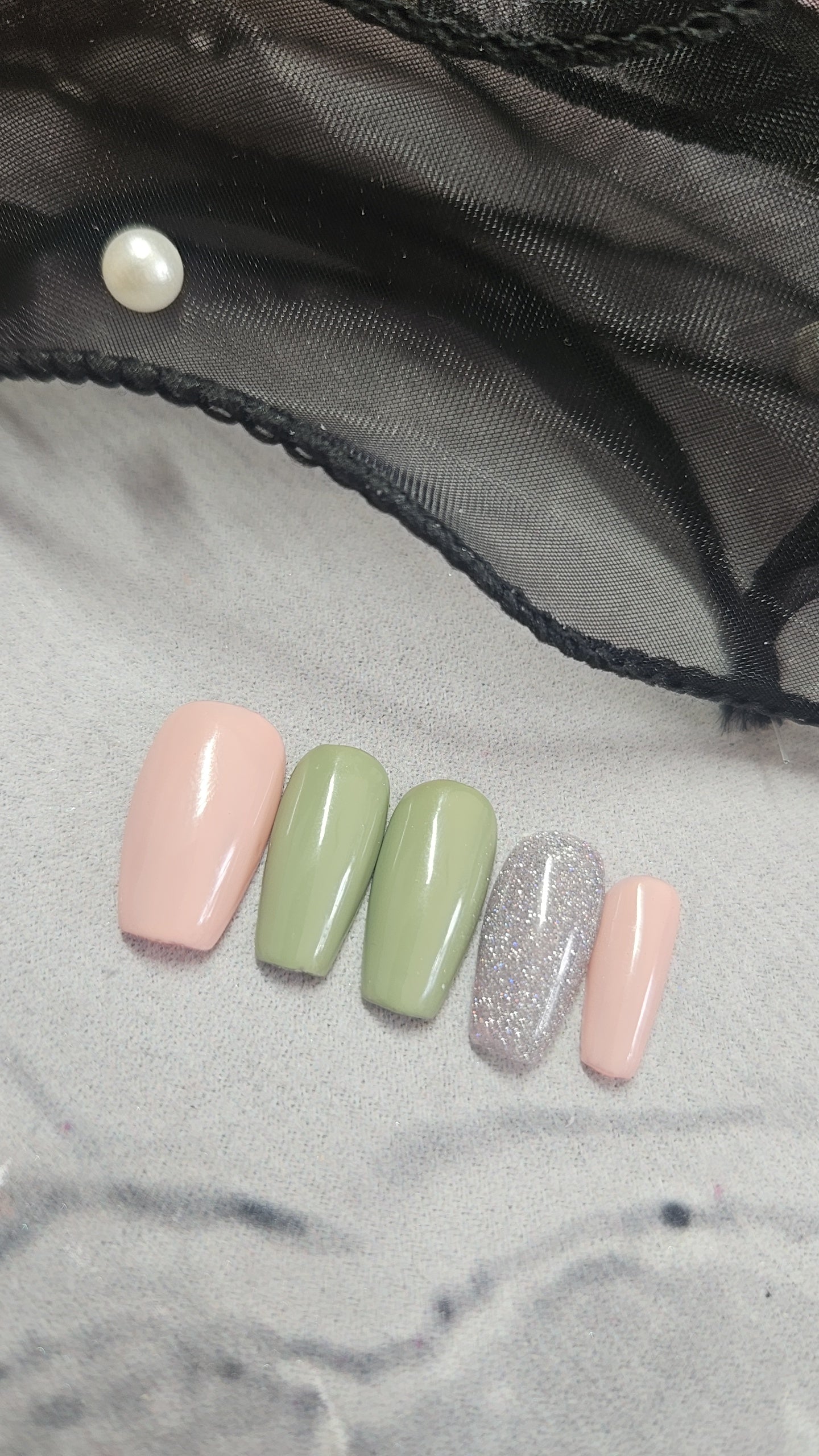 Press-on nails Olive & Pink Pressonnailsdesign