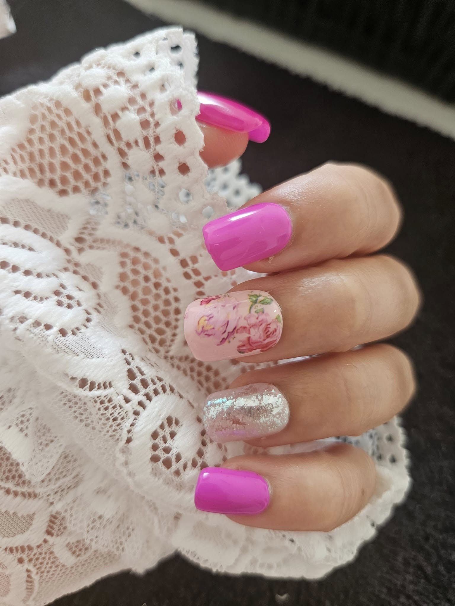 Press -  on Nails Fuchsia Fleurie & Éclat Pailleté Pressonnailsdesign