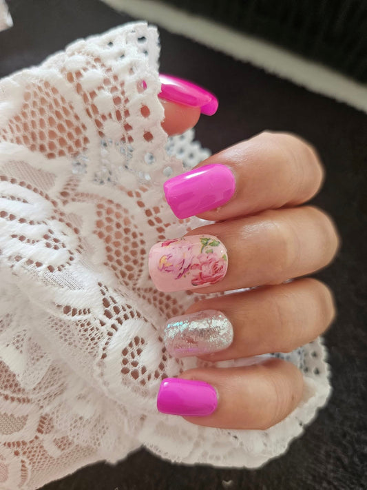 Press -  on Nails Fuchsia Fleurie & Éclat Pailleté Pressonnailsdesign