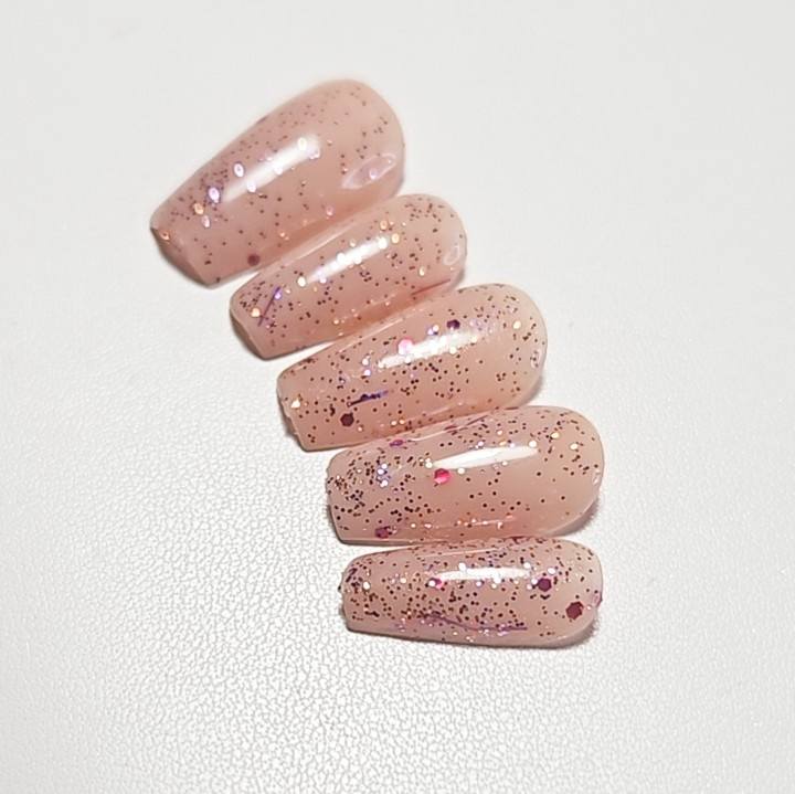 Press -  on Nails Scintillance Rosée Pressonnailsdesign