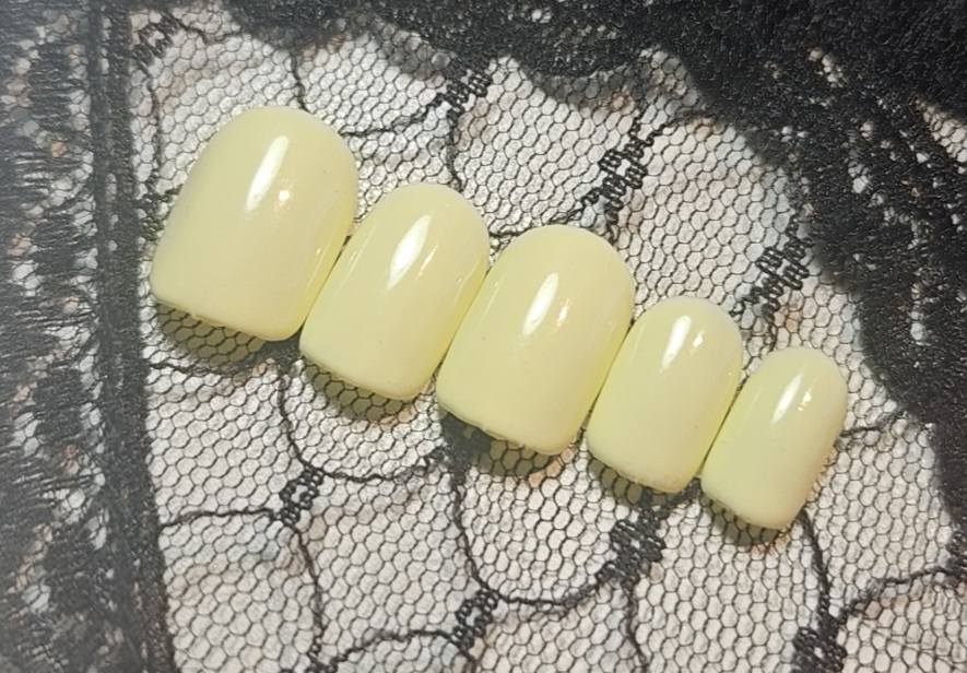 Press - on Nails Manucure Citronée Pressonnailsdesign