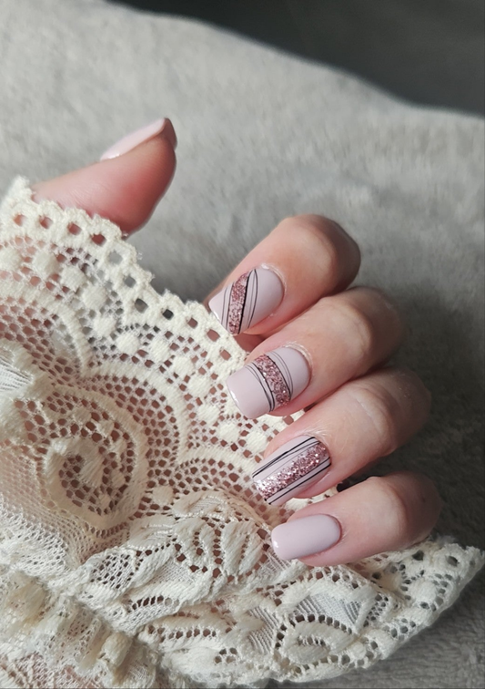 Press-On Nails Élégance Rosée Pressonnailsdesign