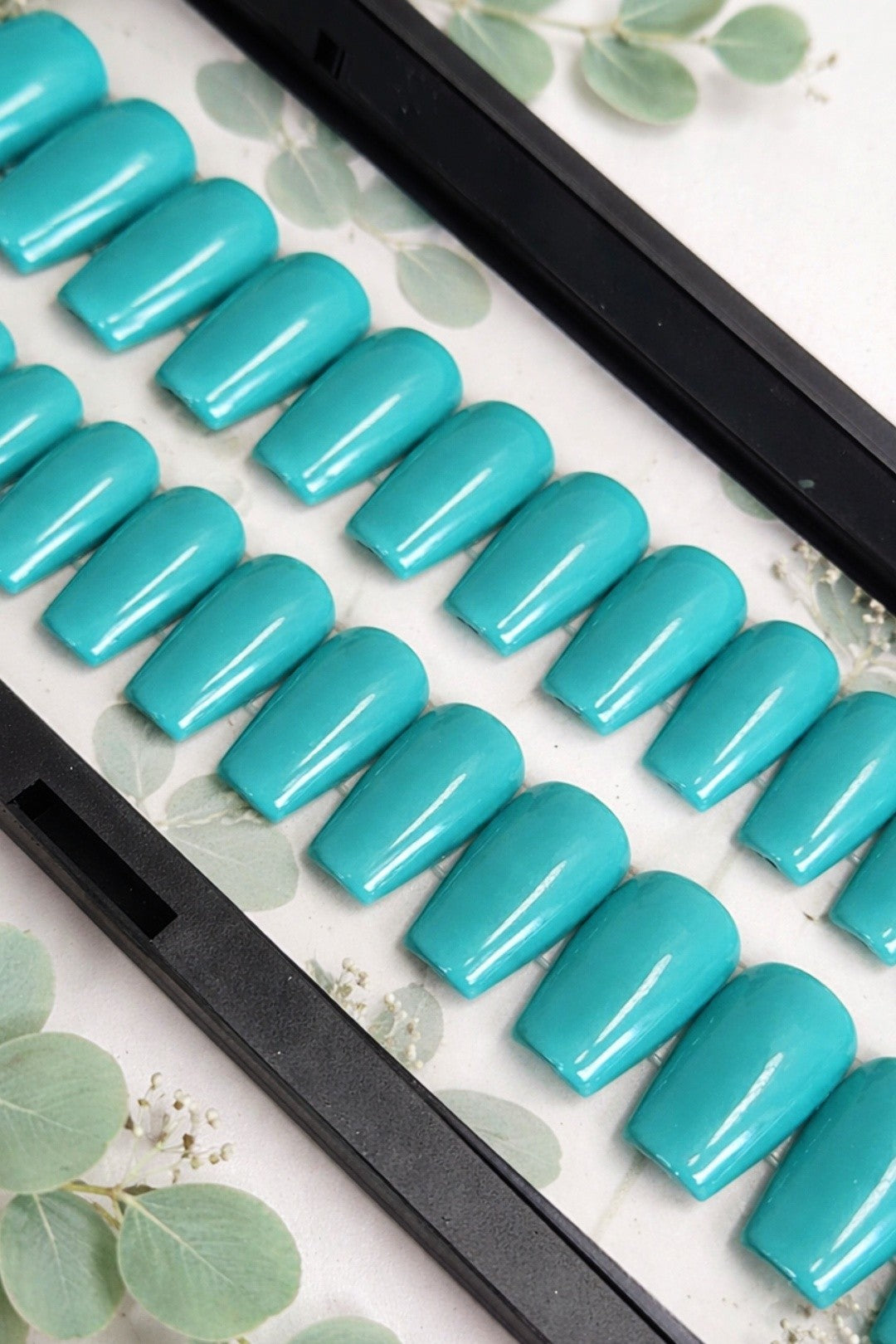 Press-on Nails Scoobie Pressonnailsdesign