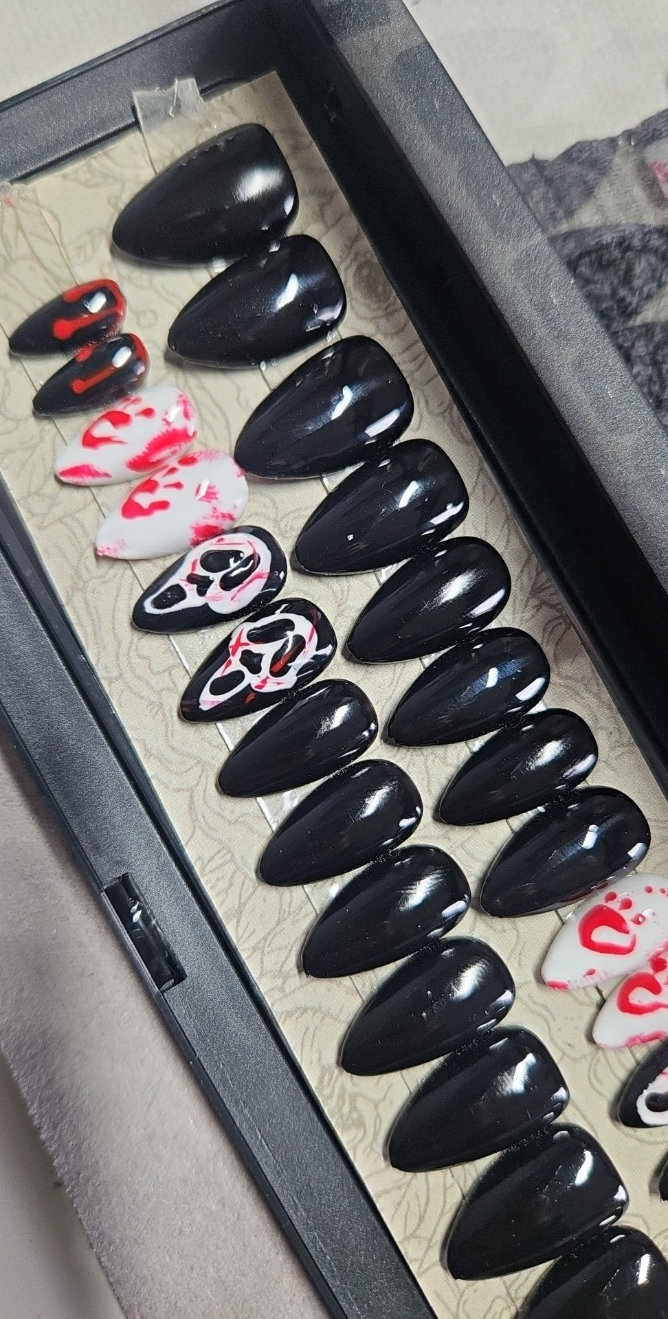 Press-On Nails Dark Scream Pressonnailsdesign