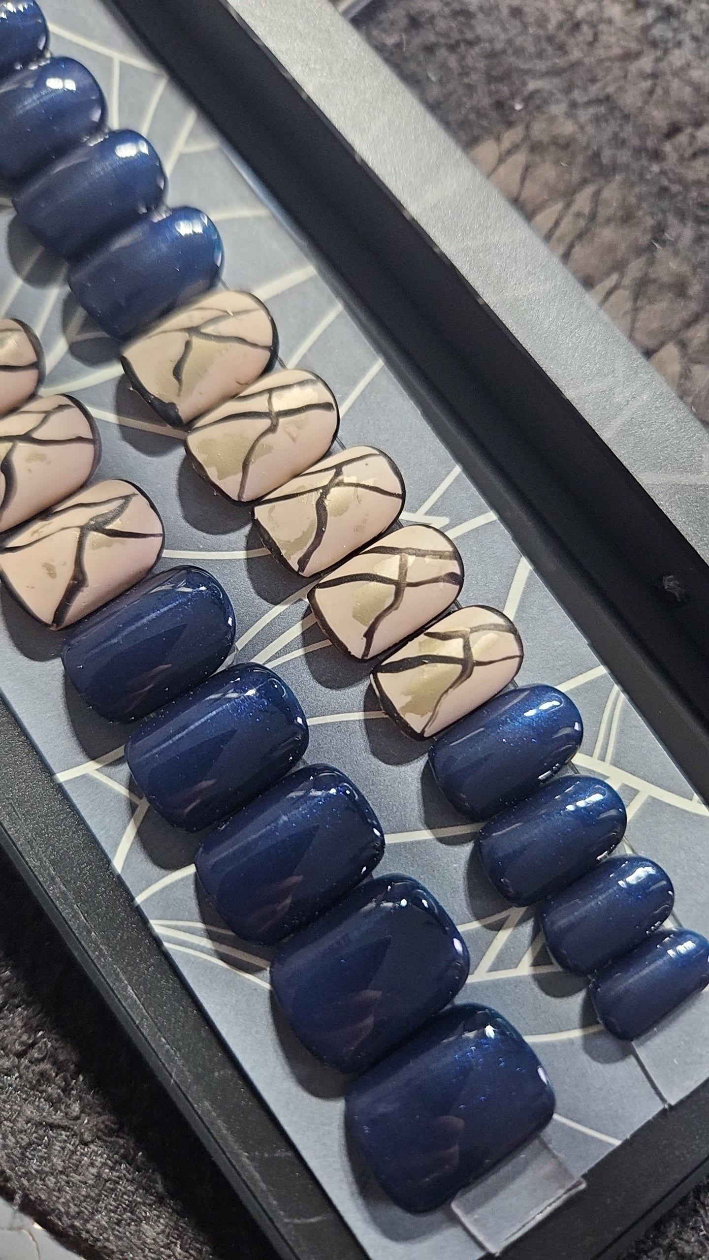 Press-on Nails Élégance Marine Pressonnailsdesign