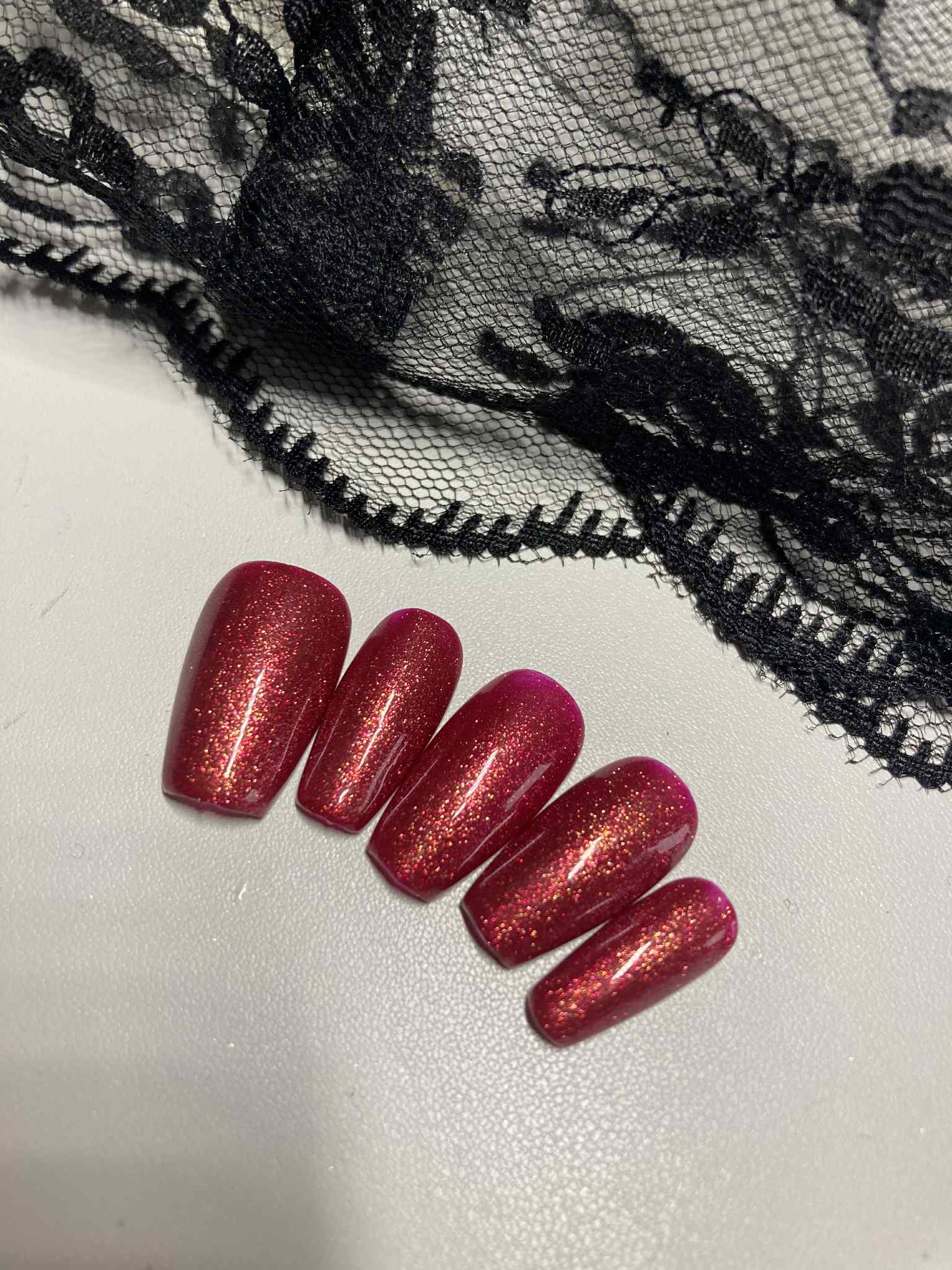 Press-On Nail's Rouge Scintillant Pressonnailsdesign