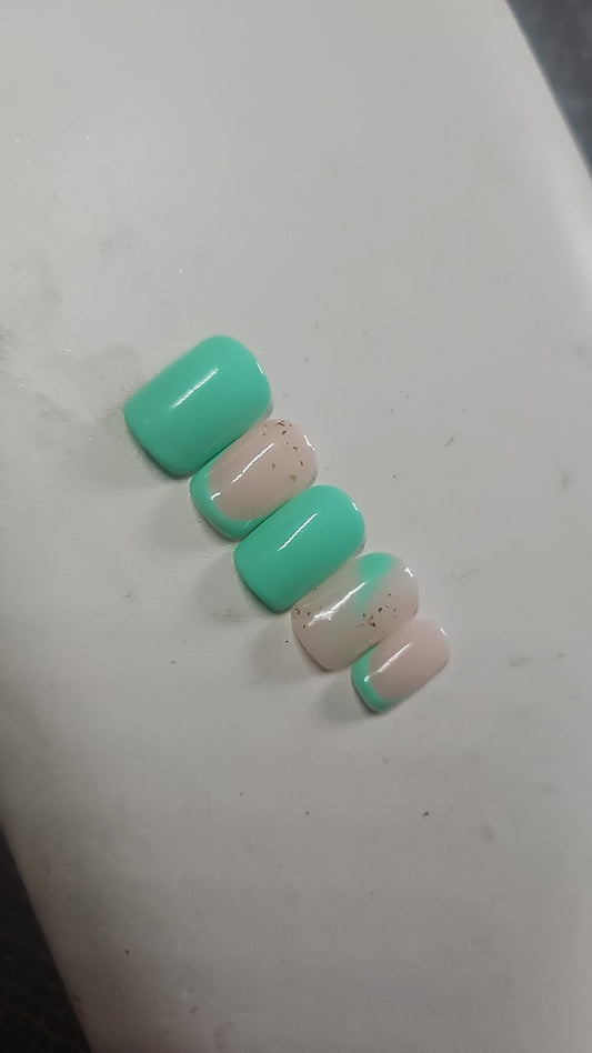 Press-On Nails Mint & Nude Pressonnailsdesign