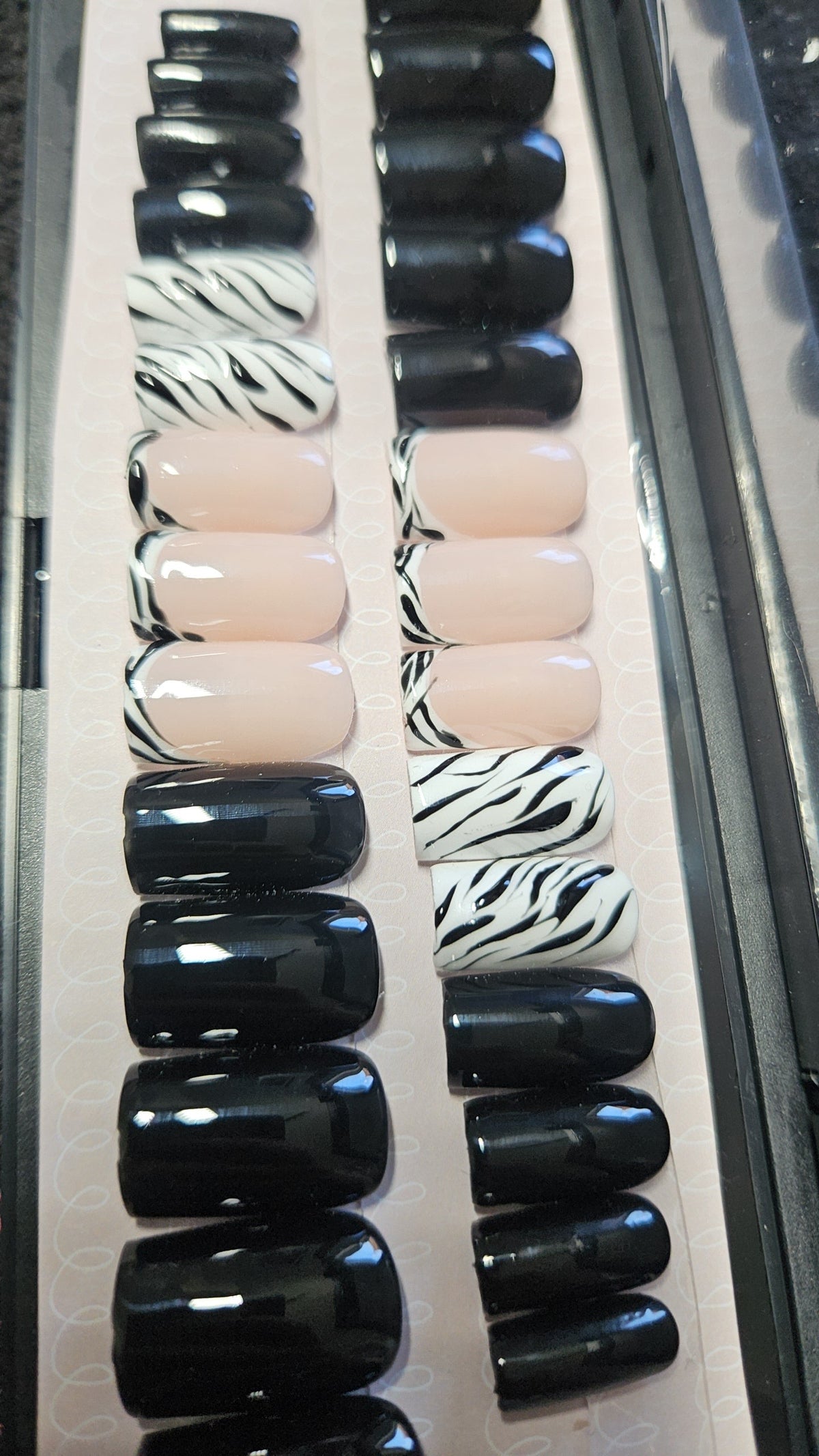 Press-On Nails Élégance Zébré Pressonnailsdesign