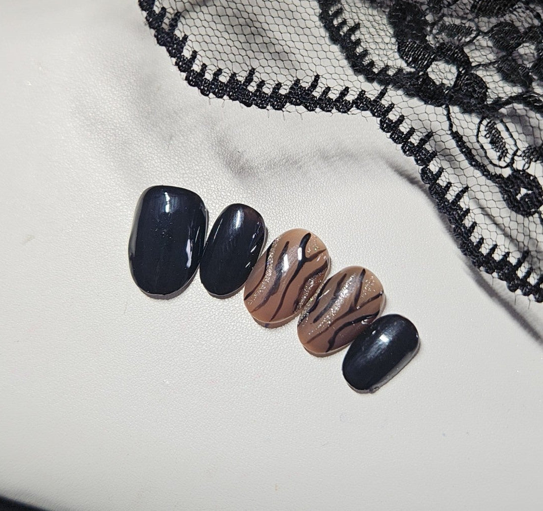 Press-On Nails Luxe Noir Café Pressonnailsdesign