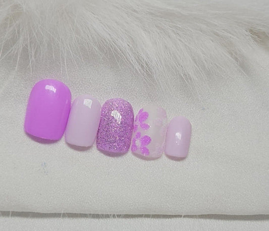 Press-On Nails Reverie Floral Pressonnailsdesign