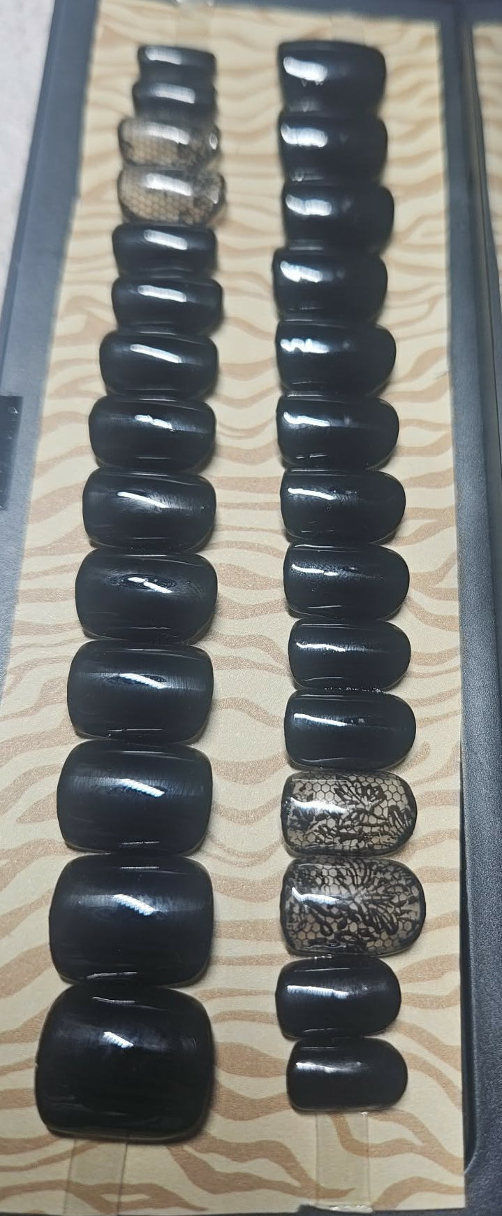 Press-On Nails Noir et Dentelle Pressonnailsdesign