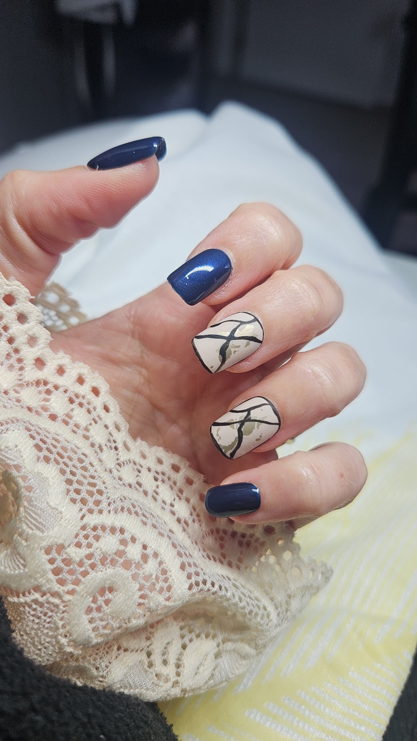 Press-on Nails Élégance Marine Pressonnailsdesign