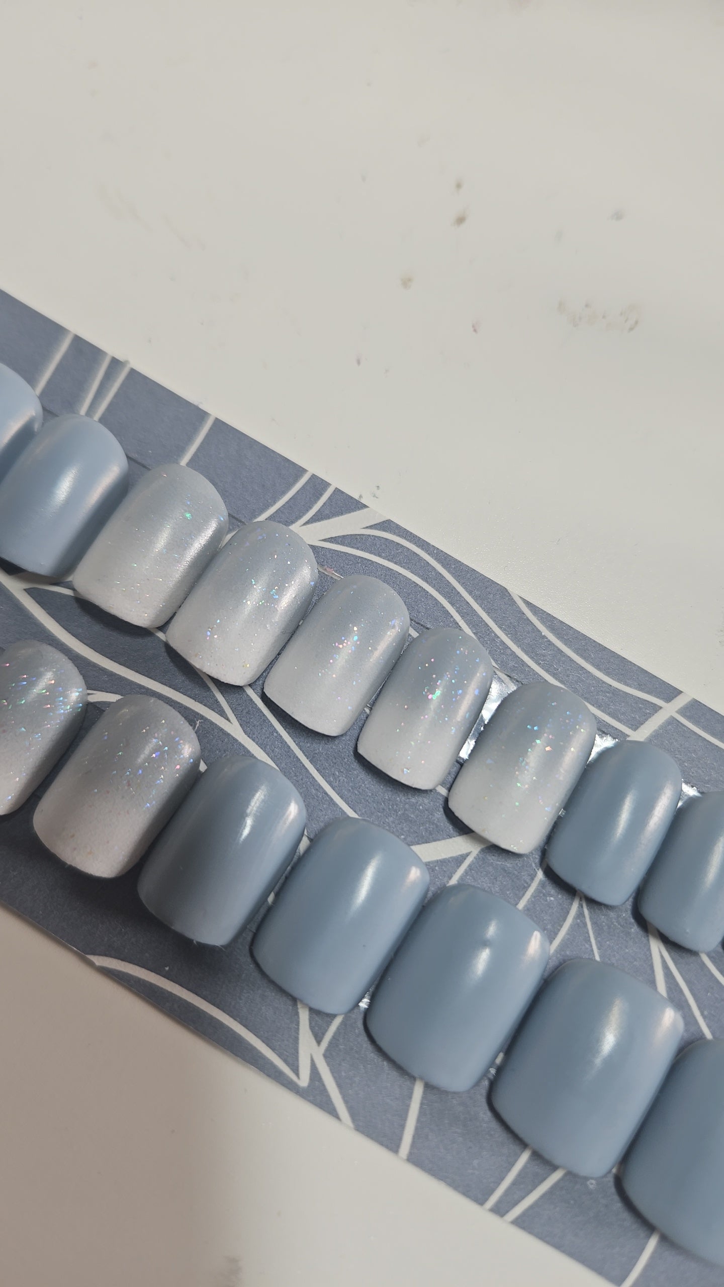 Press-On Nails Dégradé Polaire Pressonnailsdesign