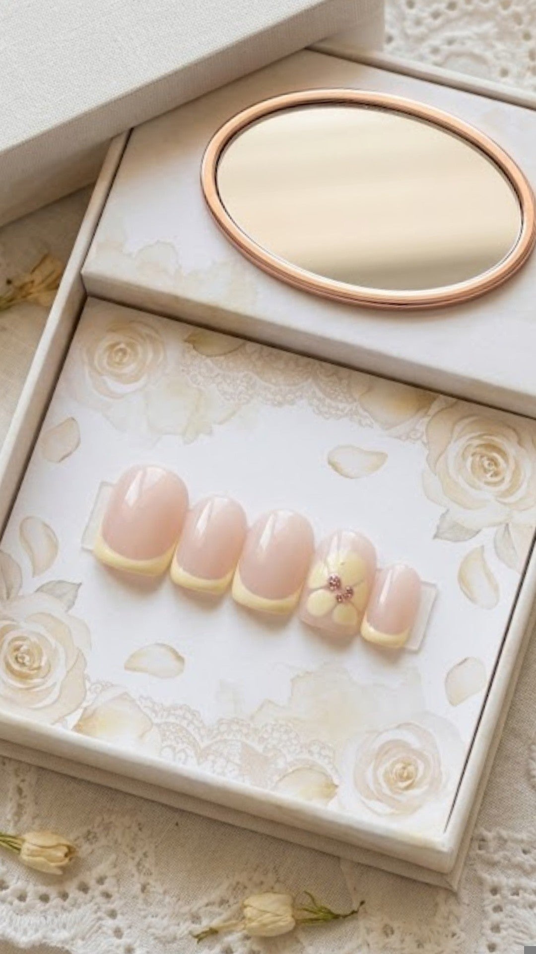 Press-On Nails Amour Lace Pressonnailsdesign