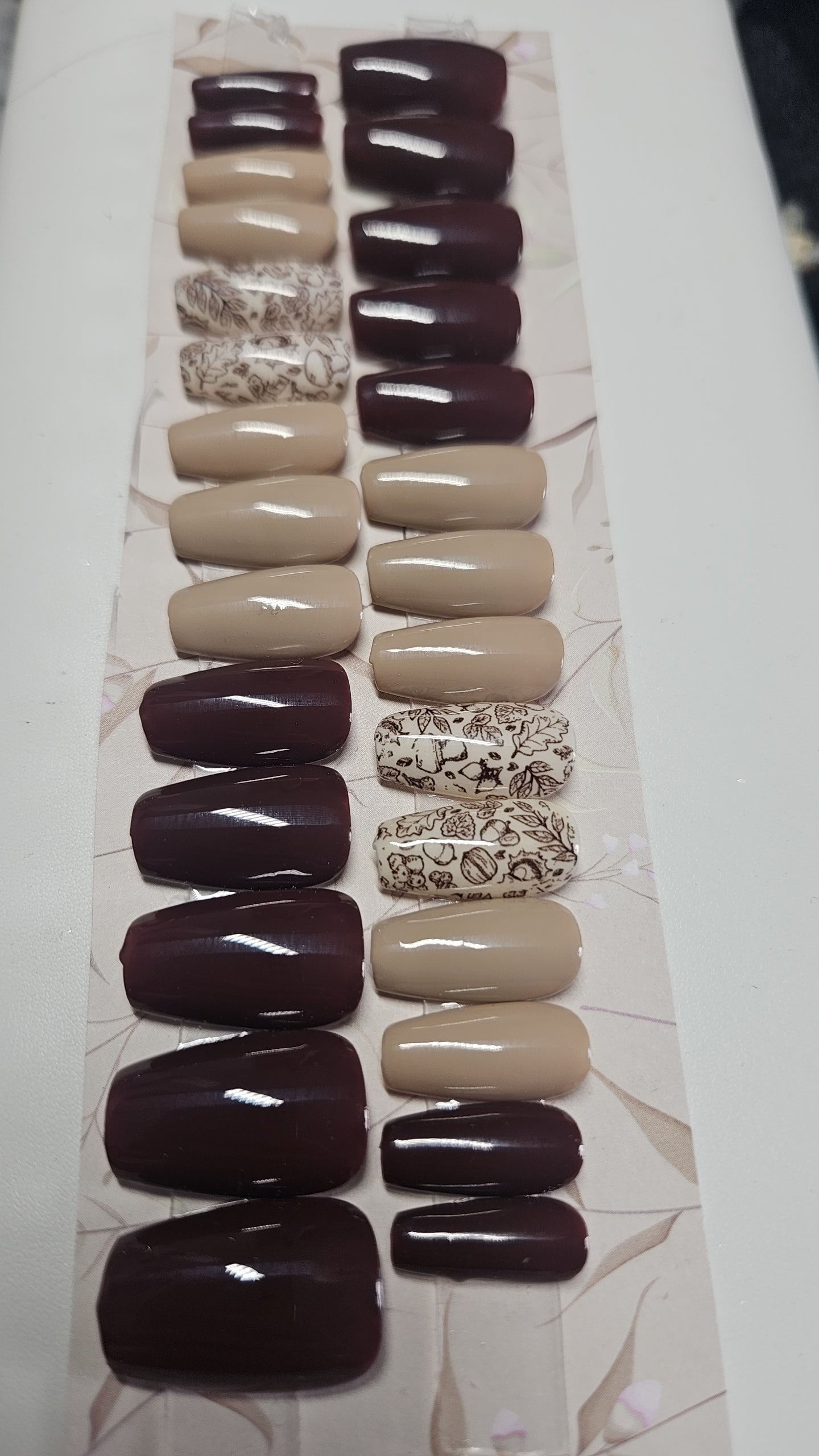 Press-On Nails Marron Doux & Magie des Sous-Bois Pressonnailsdesign