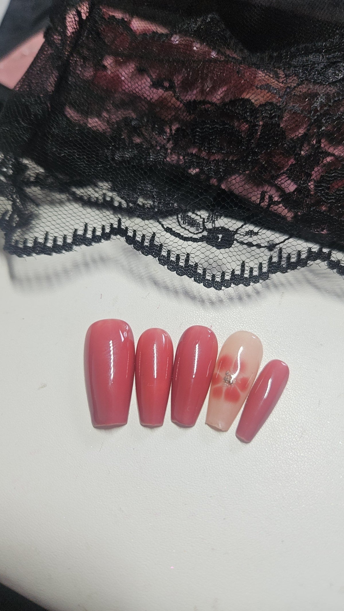 Press-On Nails Vieux Rose aux accents rose gold Pressonnailsdesign
