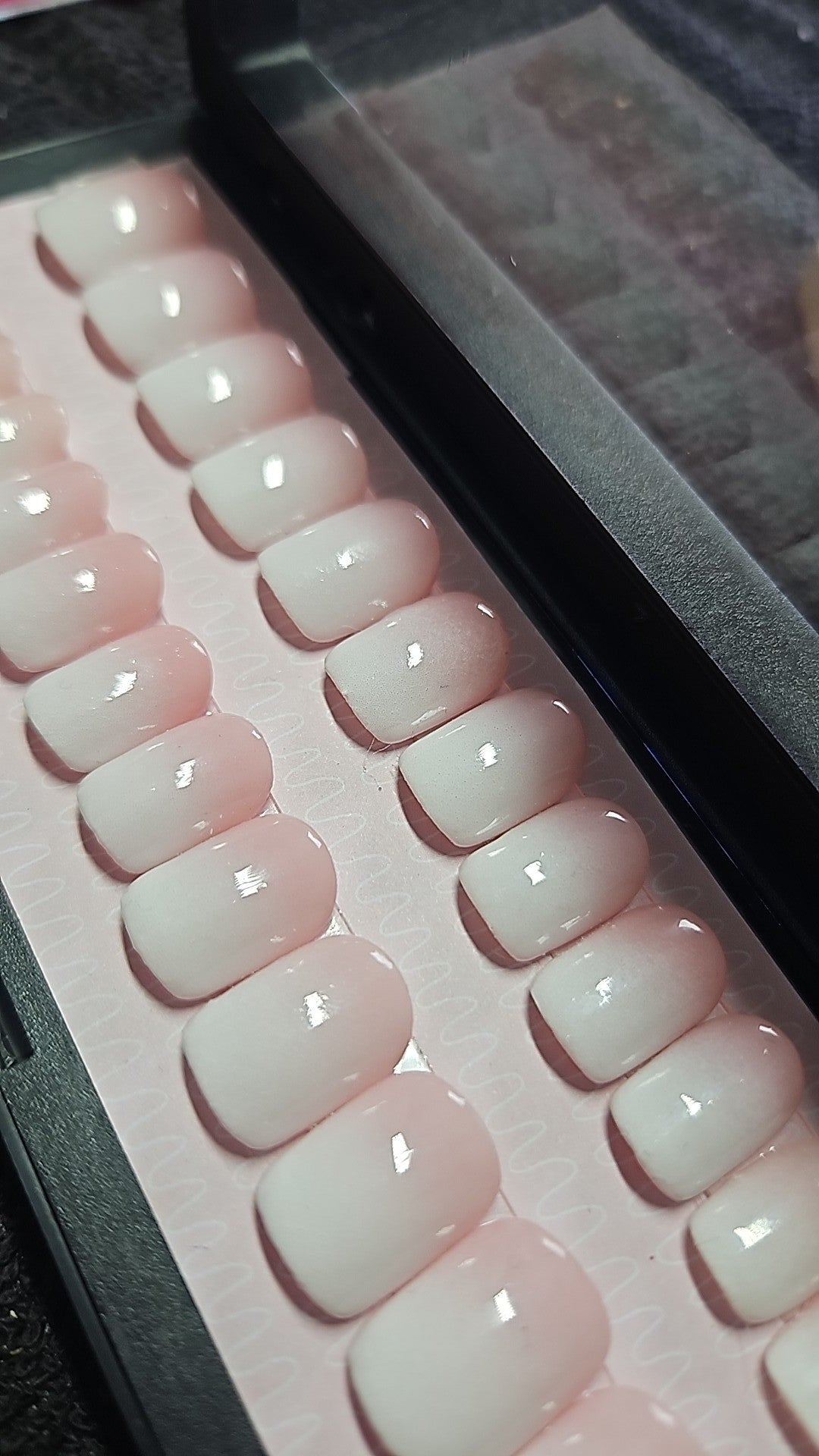 Press-on nails babyboomer perfect nude Pressonnailsdesign