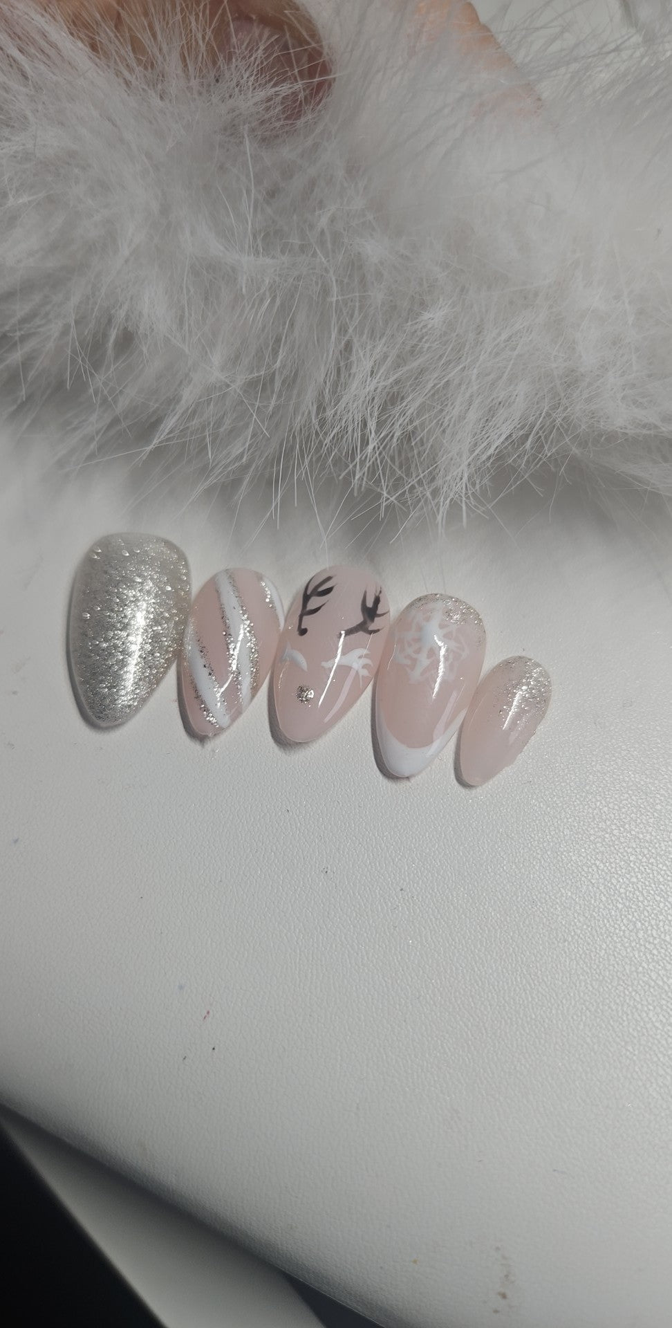 Press-On Nails Rêve d hiver Doré Pressonnailsdesign