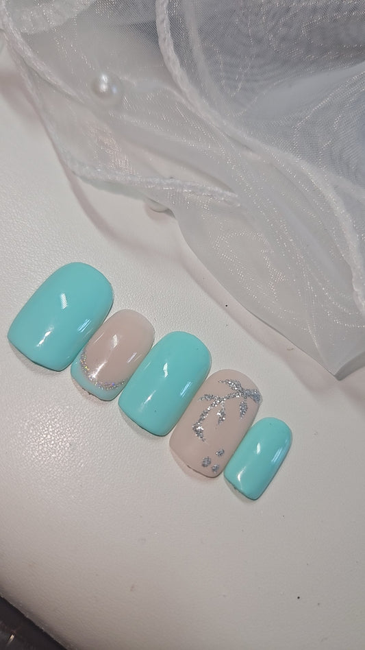 Press-on Nails Turquoise Botanique Pressonnailsdesign